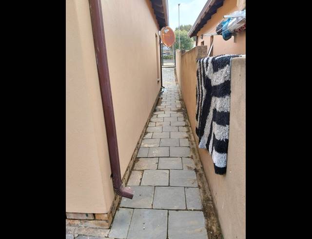 2 BEDROOM HOUSE FOR SALE IN CLAYVILLE